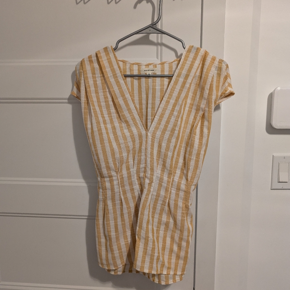 Max Studio/Striped V-Neck Top in Yellow and White Sz M